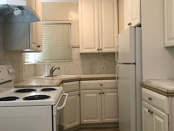 5th image of 1524 Regent St APT 2