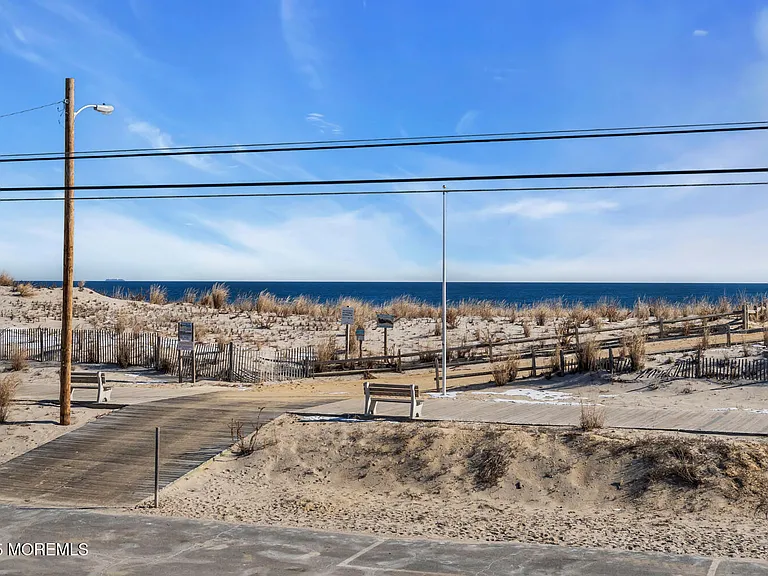 115 N Ocean Ave — Photo 56