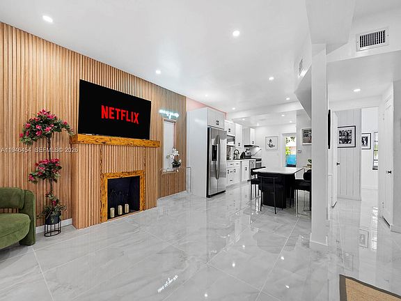 5th image of 1845 SW 9th St