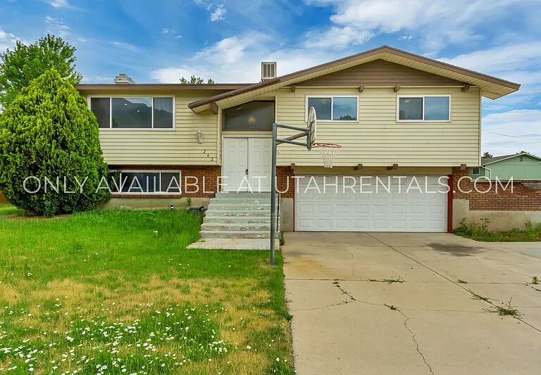 262 E 1165 N — Photo 26