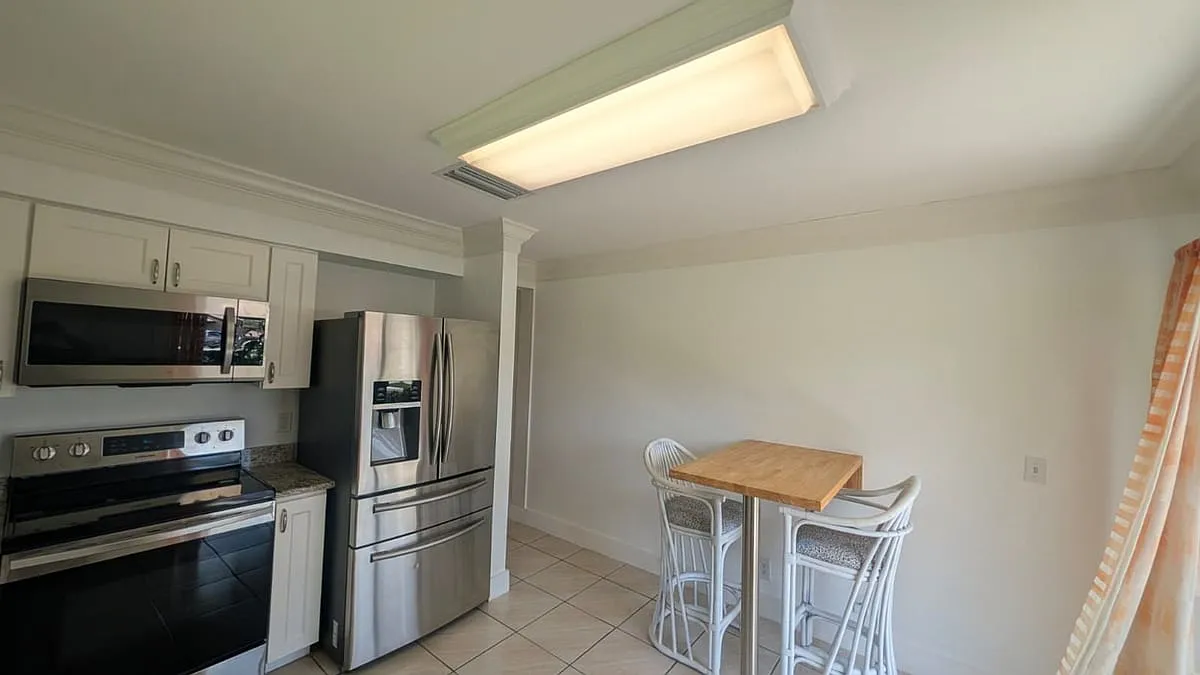 3705 SW Quail Meadow Trl Apt F — Photo 2