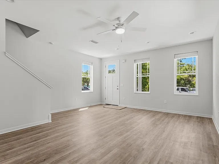 516 SW 7th Pl — Photo 4