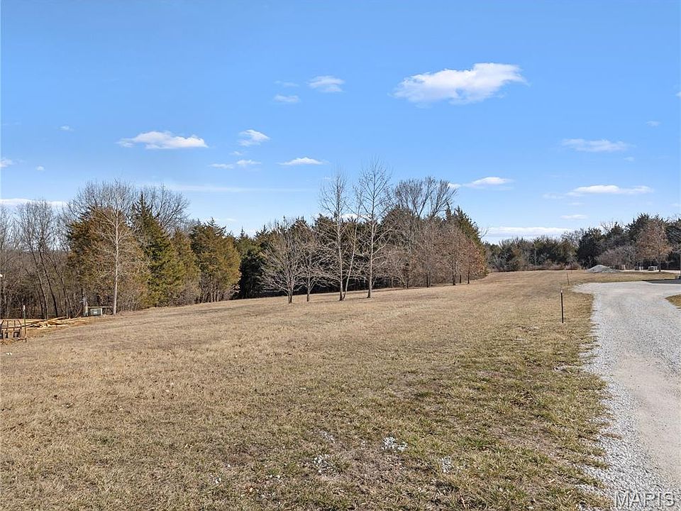 1st image of 30 Deer Valley Ct