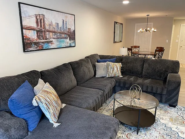 2 bed, 950 sqft, $3,250 — Photo 4