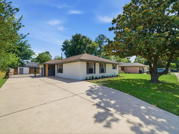 10423 Alcott Dr, Houston, TX 77043