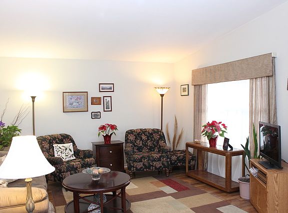 4th image of 309 Belmont Dr