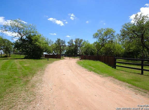 3rd image of 8398 State Highway 97 E