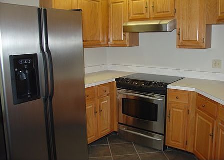 Kitchen with High-End Stainlees Appliances