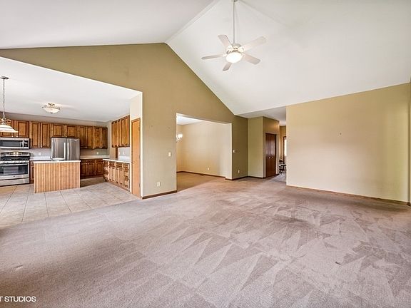 2nd image of 39W257 Mill Creek Cir E