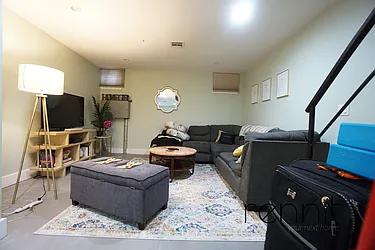 Rented by Rennit Inc.