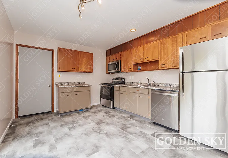 3129 S Opechee Dr — Photo 8