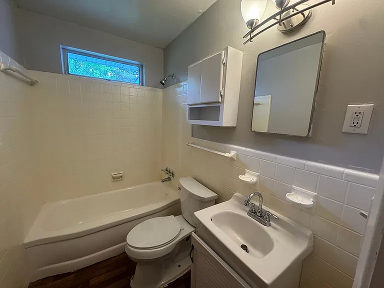 1143 Lakewood Dr — Photo 17