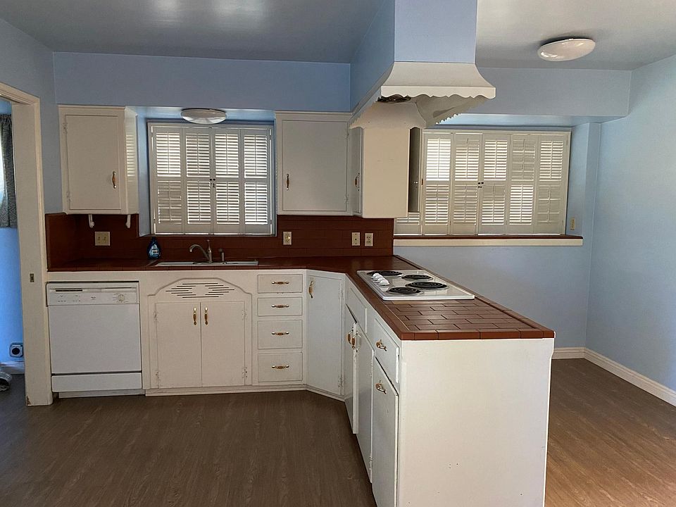 1st image of 548 E Parkdale Dr