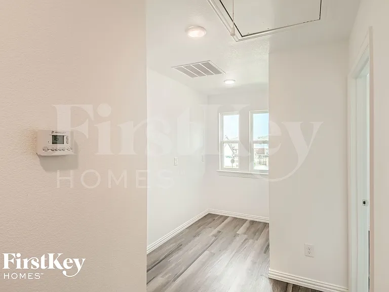 7360 Parkside Place Dr — Photo 23