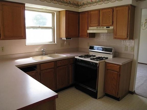 4th image of 5492 Forest Glen Dr
