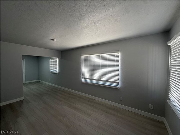 4th image of 2111 Stewart Ave APT A