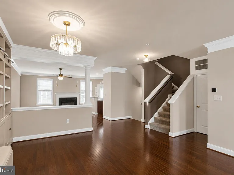 703 Skippers Ln — Photo 14
