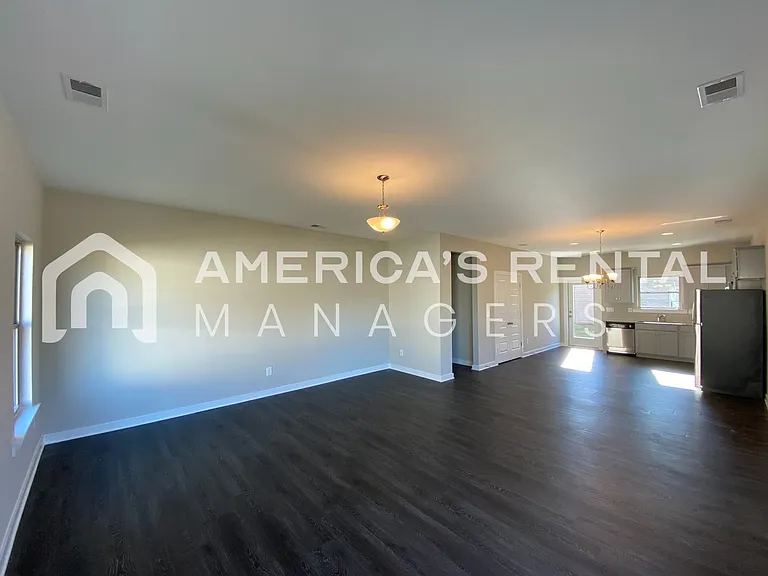 215 White Oak Cir — Photo 12