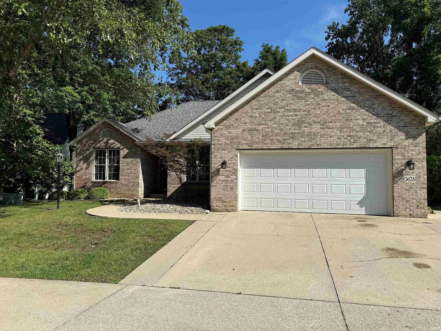 3628 E Tamarron Dr photo 1