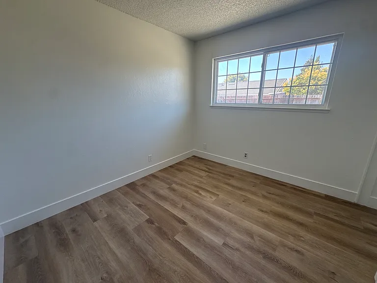 144 Brophy St — Photo 17