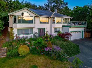1206 McKenzie Dr, North Cowichan, BC V9L 5R8