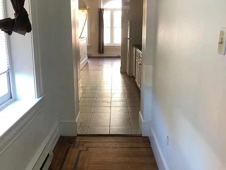 404 Locust Street — Photo 3