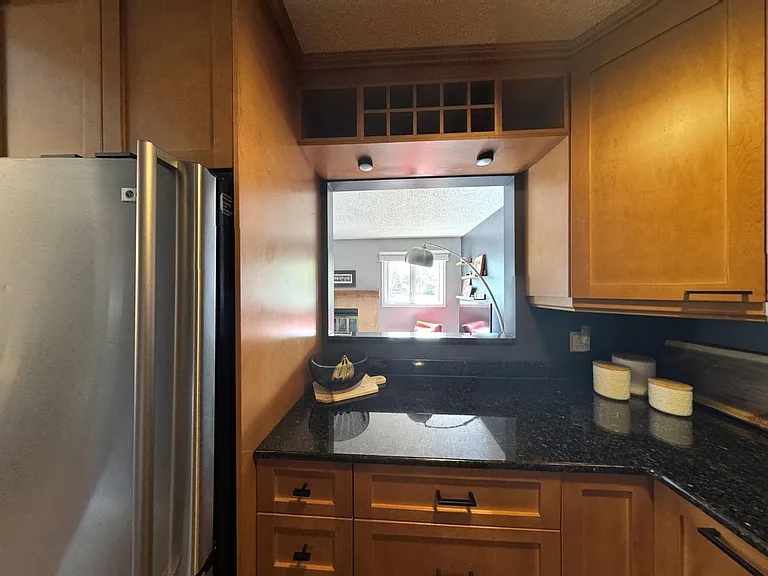 220 Goulet St #E — Photo 9