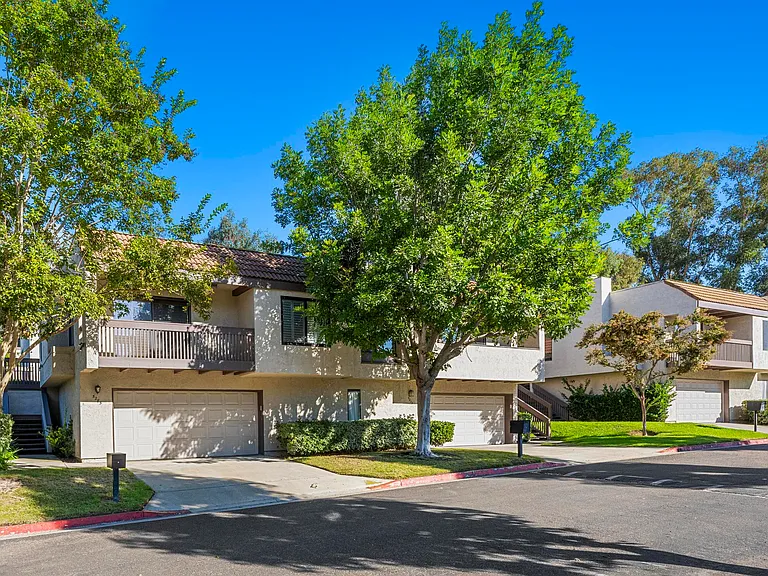 5275 Reservoir Dr — Photo 1