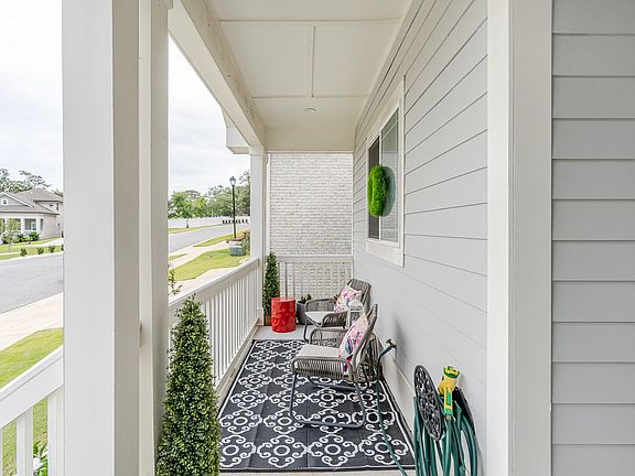 4th image of 409 Hideaway Ln