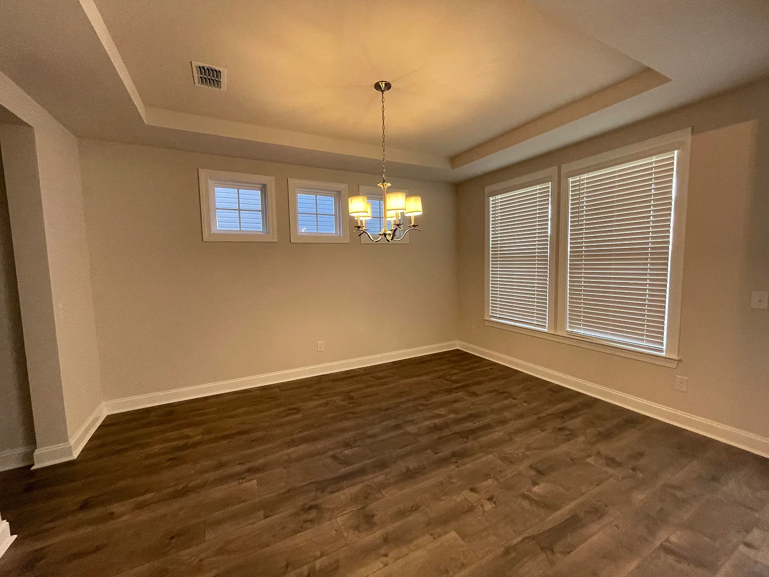 4 bed, 3.0 bath, 3060 sqft, $2,750 — Photo 4