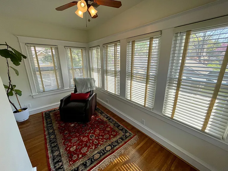 4233 Kenwood Ave — Photo 23