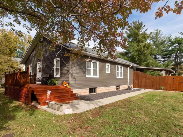 205 S 3rd St, Dahlgren, IL 62828