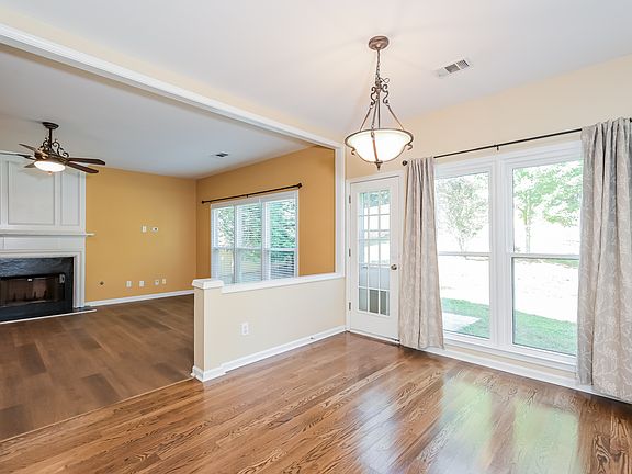 5th image of 4065 Ancroft Cir #2