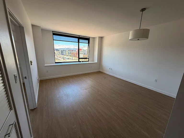 260 King St #445 — Photo 1