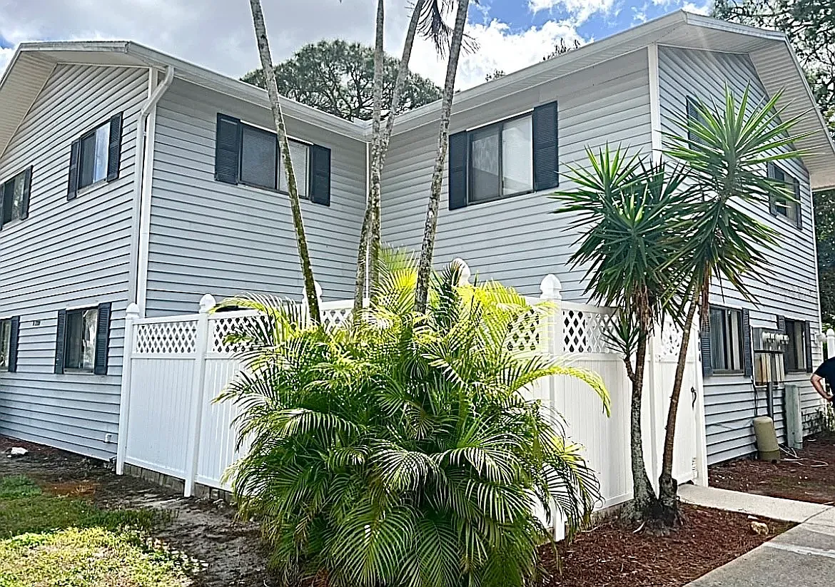 2 bed, 1034 sqft, $1,400 — Photo 1