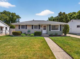 3633 Regency Dr, Racine, WI 53402