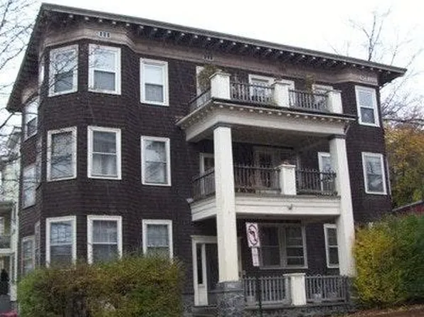 83 Mellen St APT 2, Portland, ME 04101