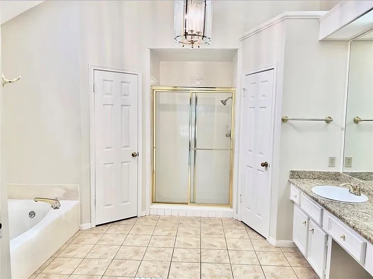 22527 Wildwood Grove Dr — Photo 20