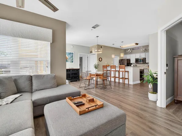 10764 70th Ave, Seminole, FL