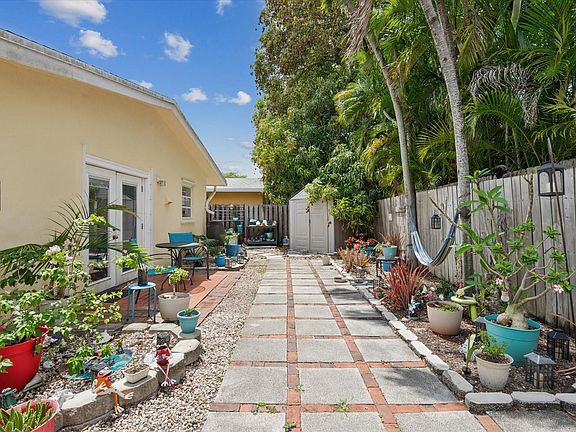 2nd image of 1715 SW 21st Street
