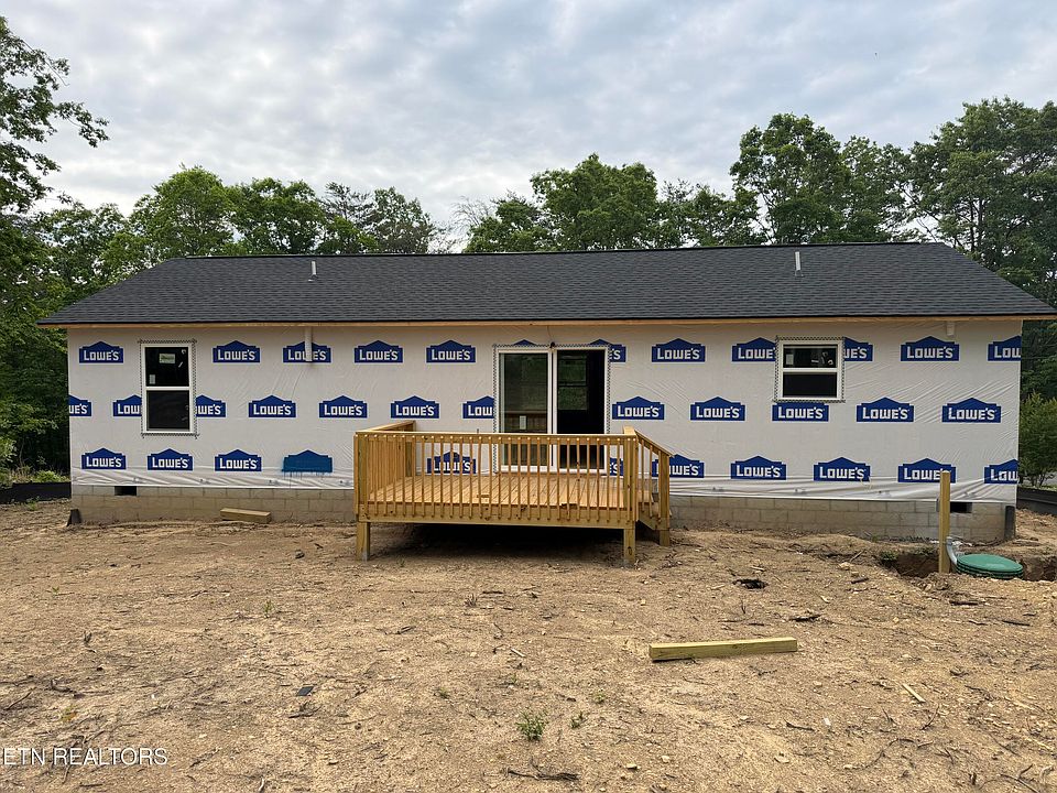 2nd image of 2043 Iowa Dr