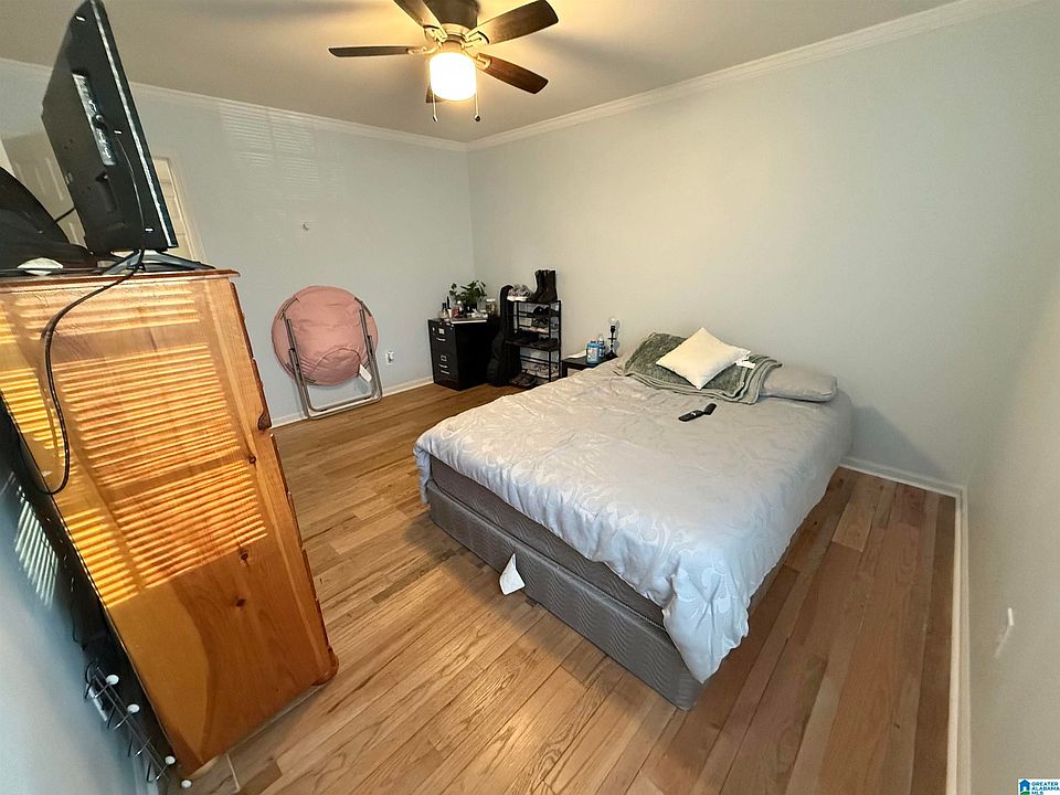 2nd image of 1127 Outwoods Cir