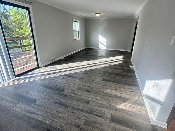 4th image of 216 Magill Rd