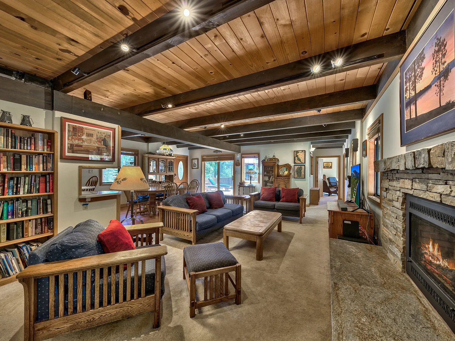 7 bed, 3.5 bath, 3060 sqft, $8,500 — Photo 4