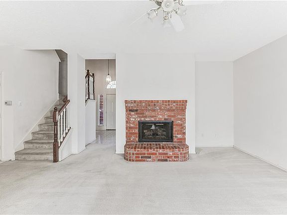 3rd image of 2528 Johnson Dr