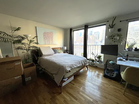 Rented by Akam Sales and Brokerage | media 6