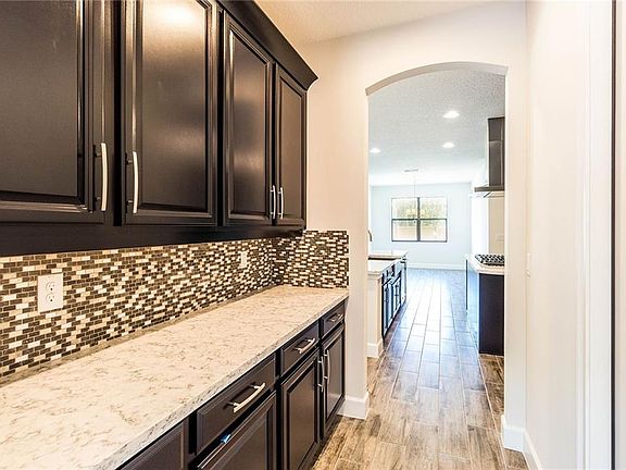 3rd image of 5750 Fulham Pl
