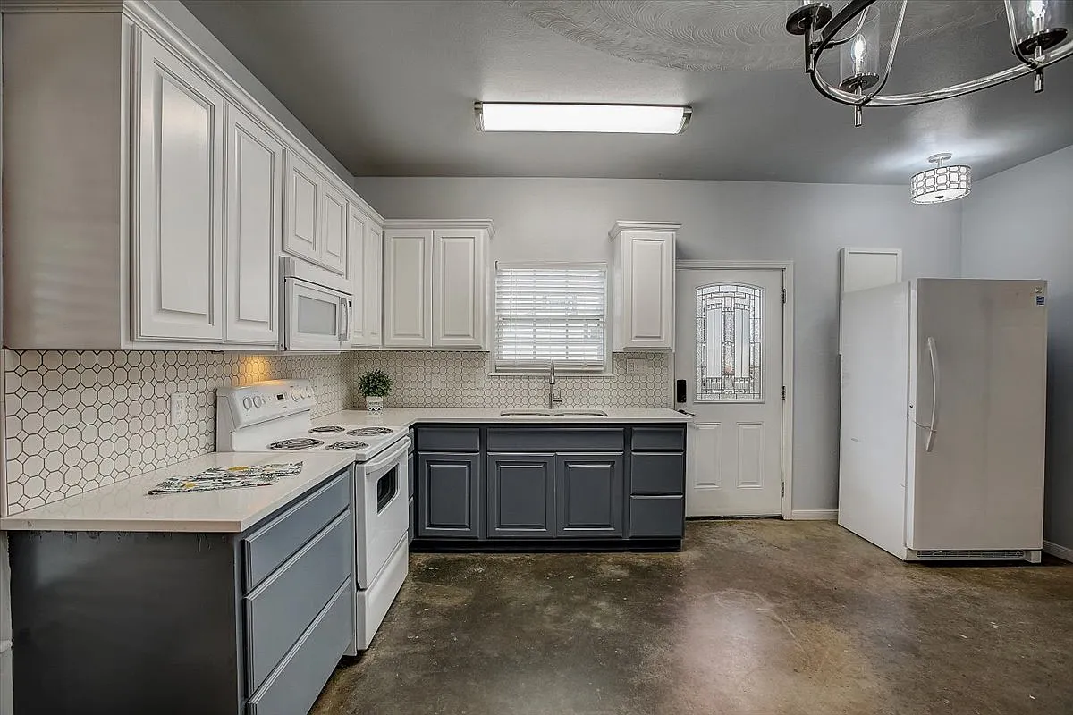 2 bed, 1100 sqft, $1,800 — Photo 3
