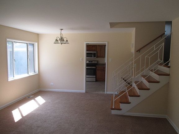 2nd image of 594 Saratoga Dr