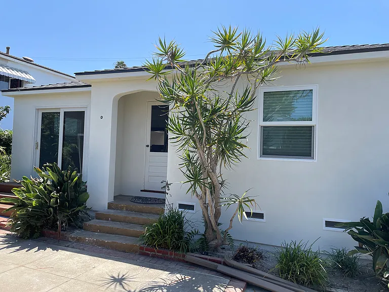 419 Nautilus St — Photo 3